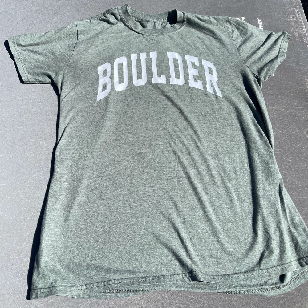 BOULDER TEE
